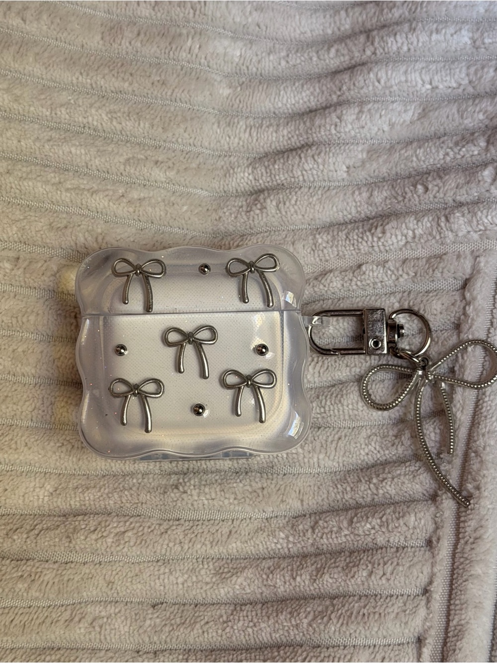 Clear Bow-Accent AirPods Case with Keychain - White
